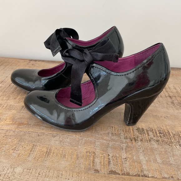 Hush Puppies patent leather heels - Picture 2 of 4